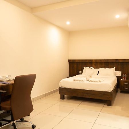 The King'S Meadows Hotel Golhalli Exterior photo