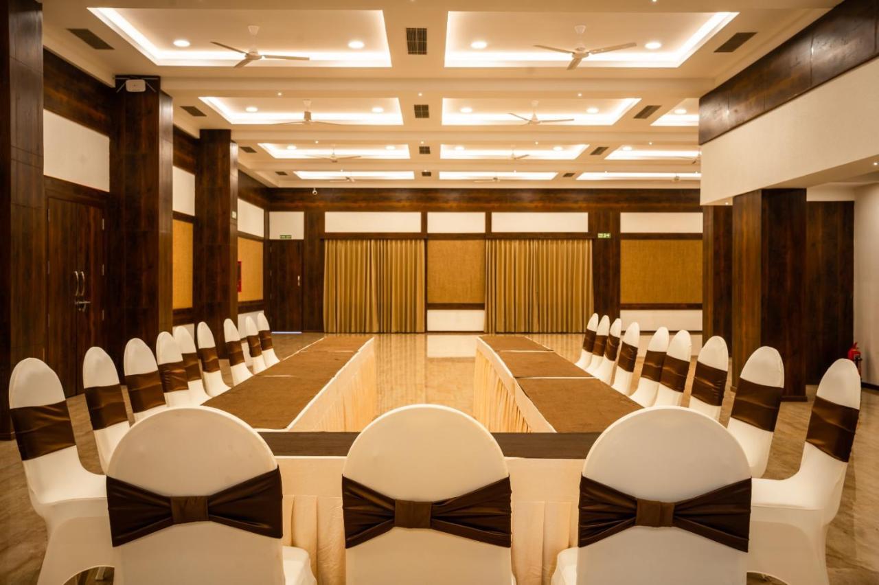 The King'S Meadows Hotel Golhalli Exterior photo