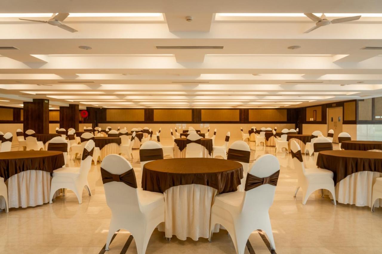 The King'S Meadows Hotel Golhalli Exterior photo