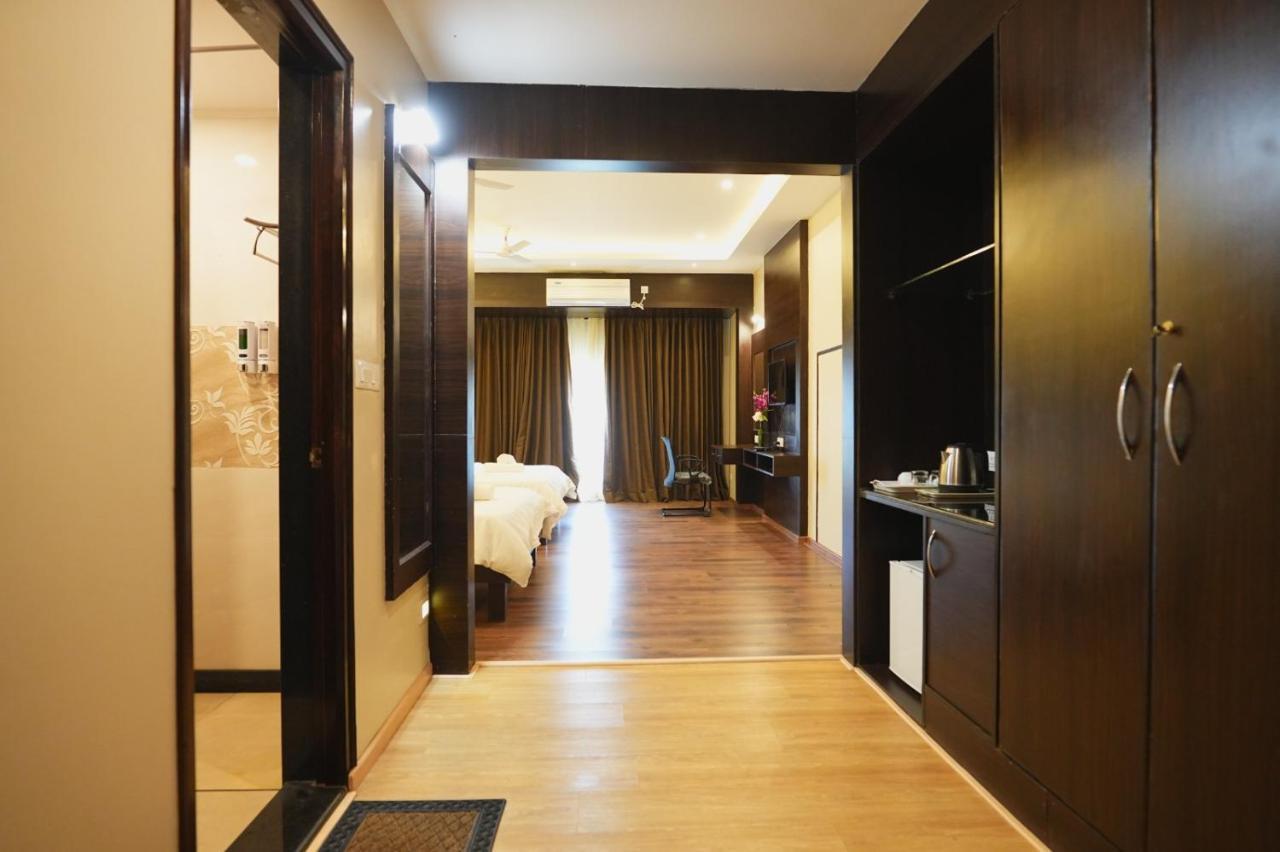 The King'S Meadows Hotel Golhalli Exterior photo