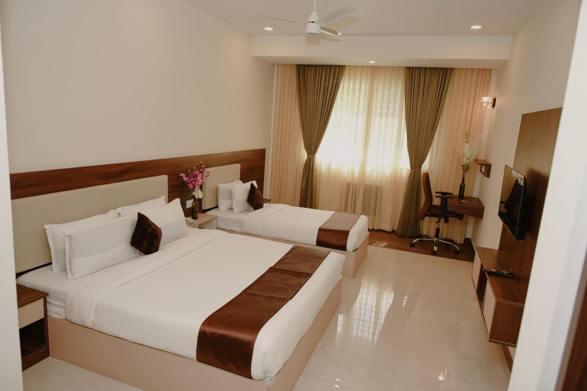 The King'S Meadows Hotel Golhalli Exterior photo