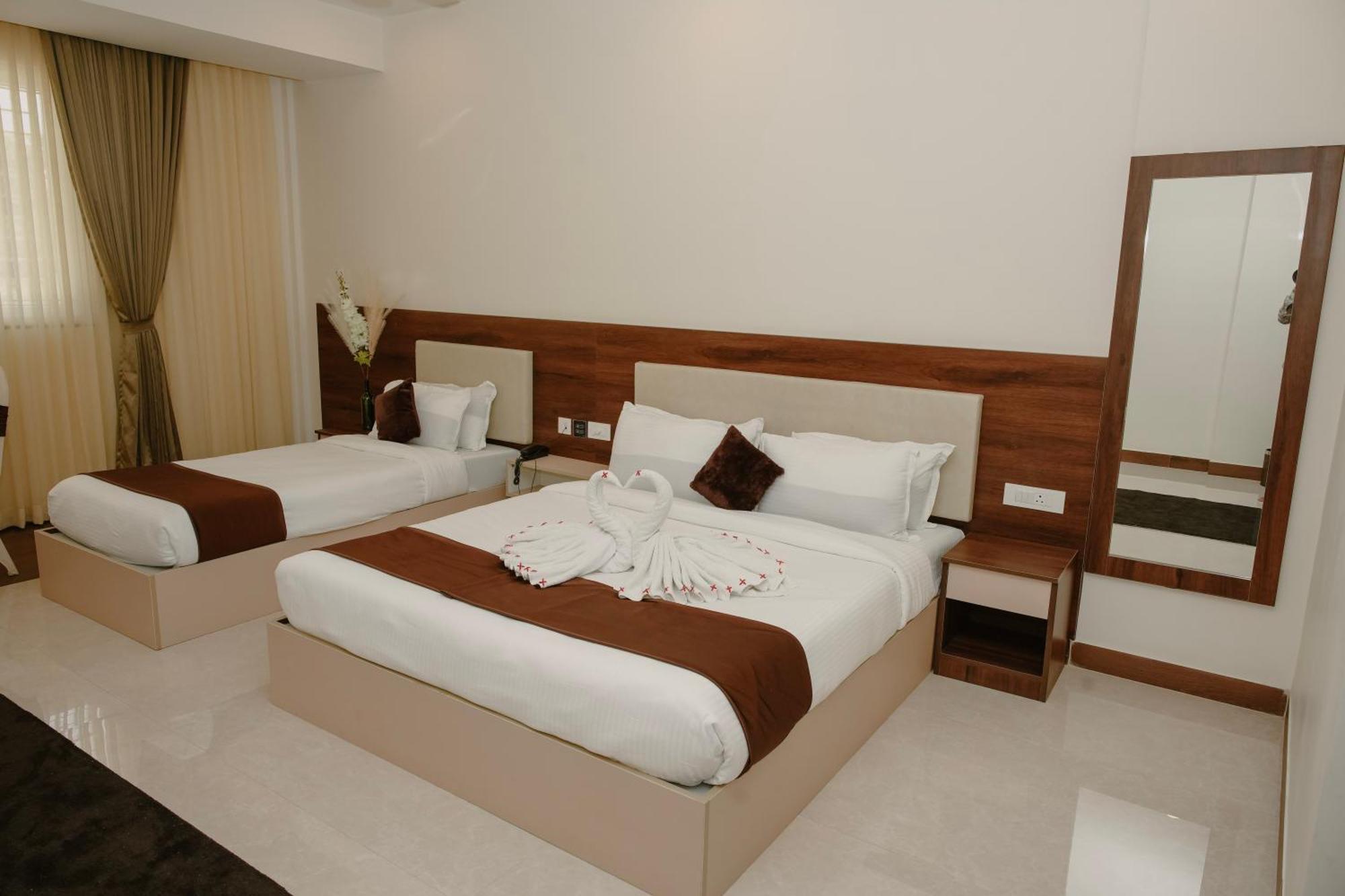 The King'S Meadows Hotel Golhalli Exterior photo