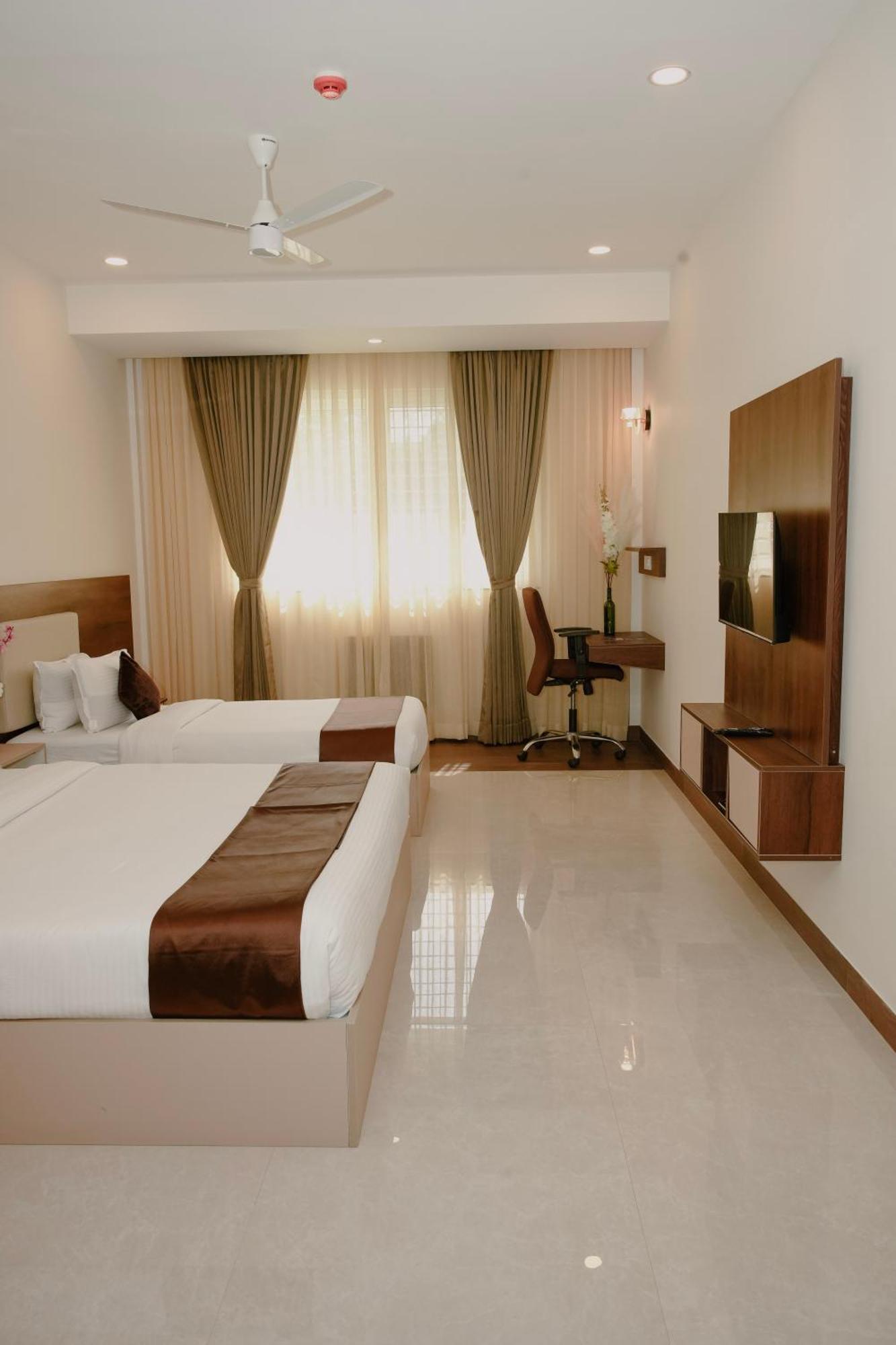 The King'S Meadows Hotel Golhalli Exterior photo
