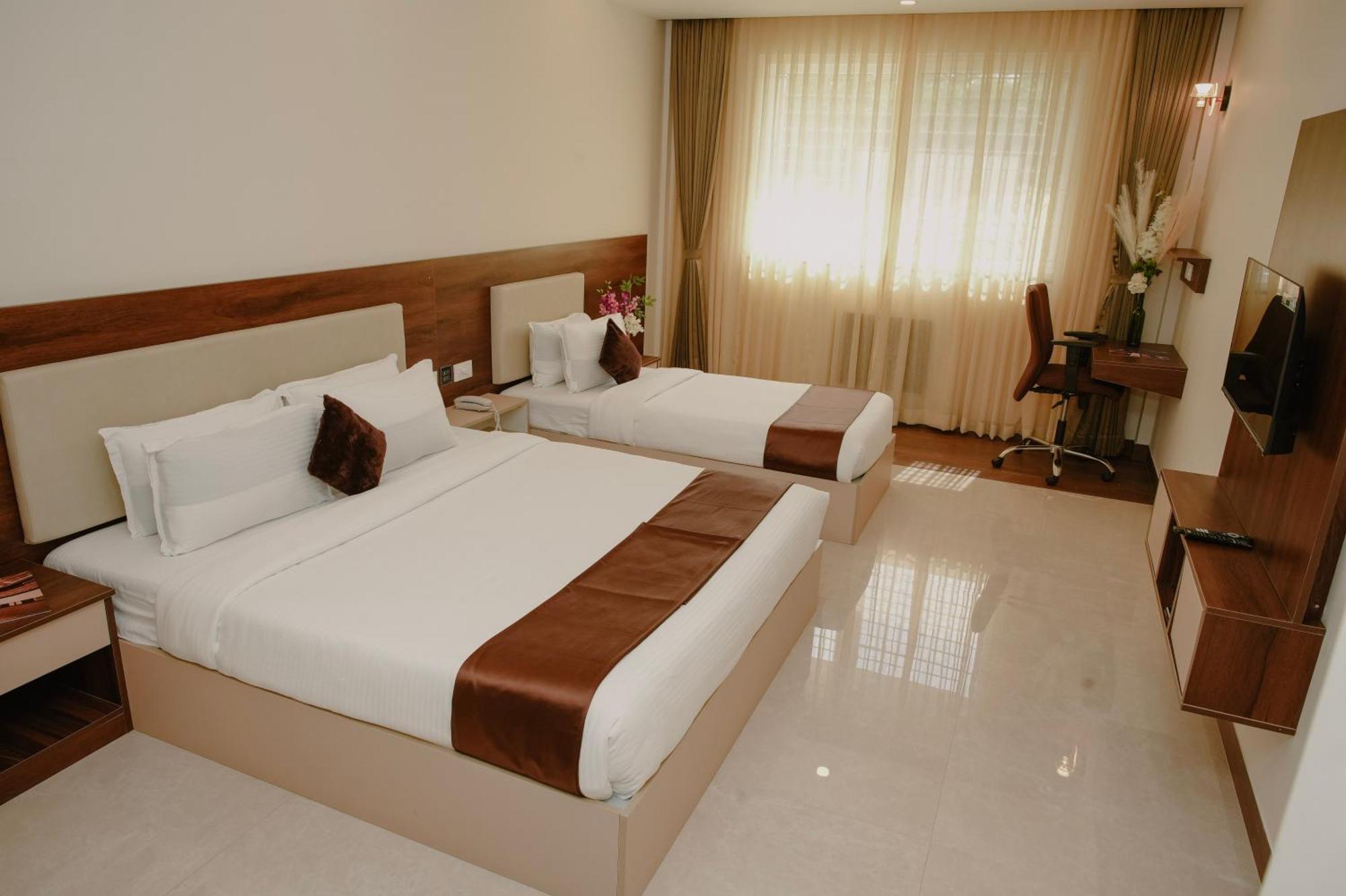 The King'S Meadows Hotel Golhalli Exterior photo