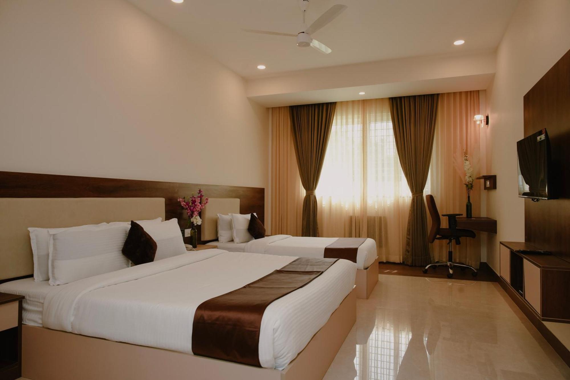 The King'S Meadows Hotel Golhalli Exterior photo