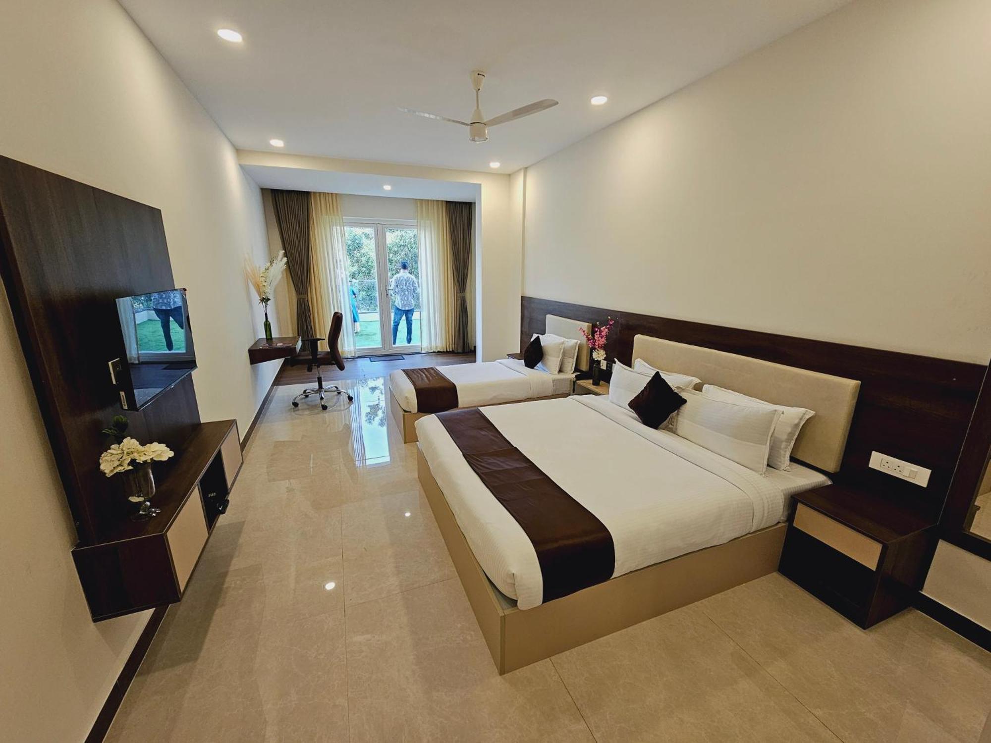 The King'S Meadows Hotel Golhalli Exterior photo