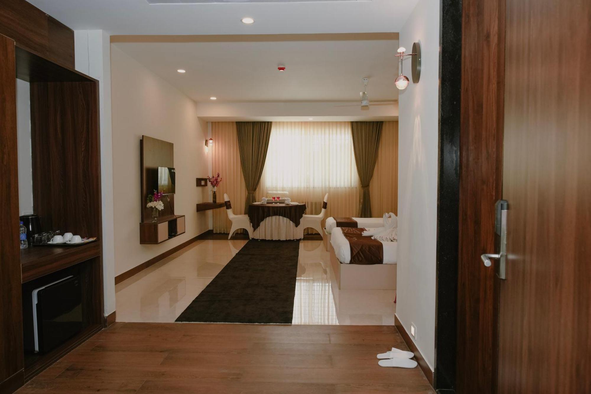 The King'S Meadows Hotel Golhalli Exterior photo