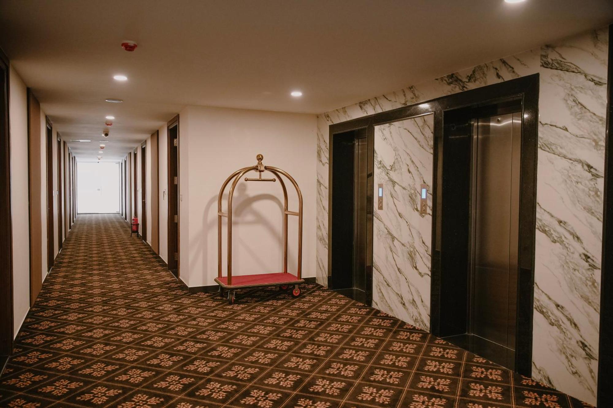 The King'S Meadows Hotel Golhalli Exterior photo