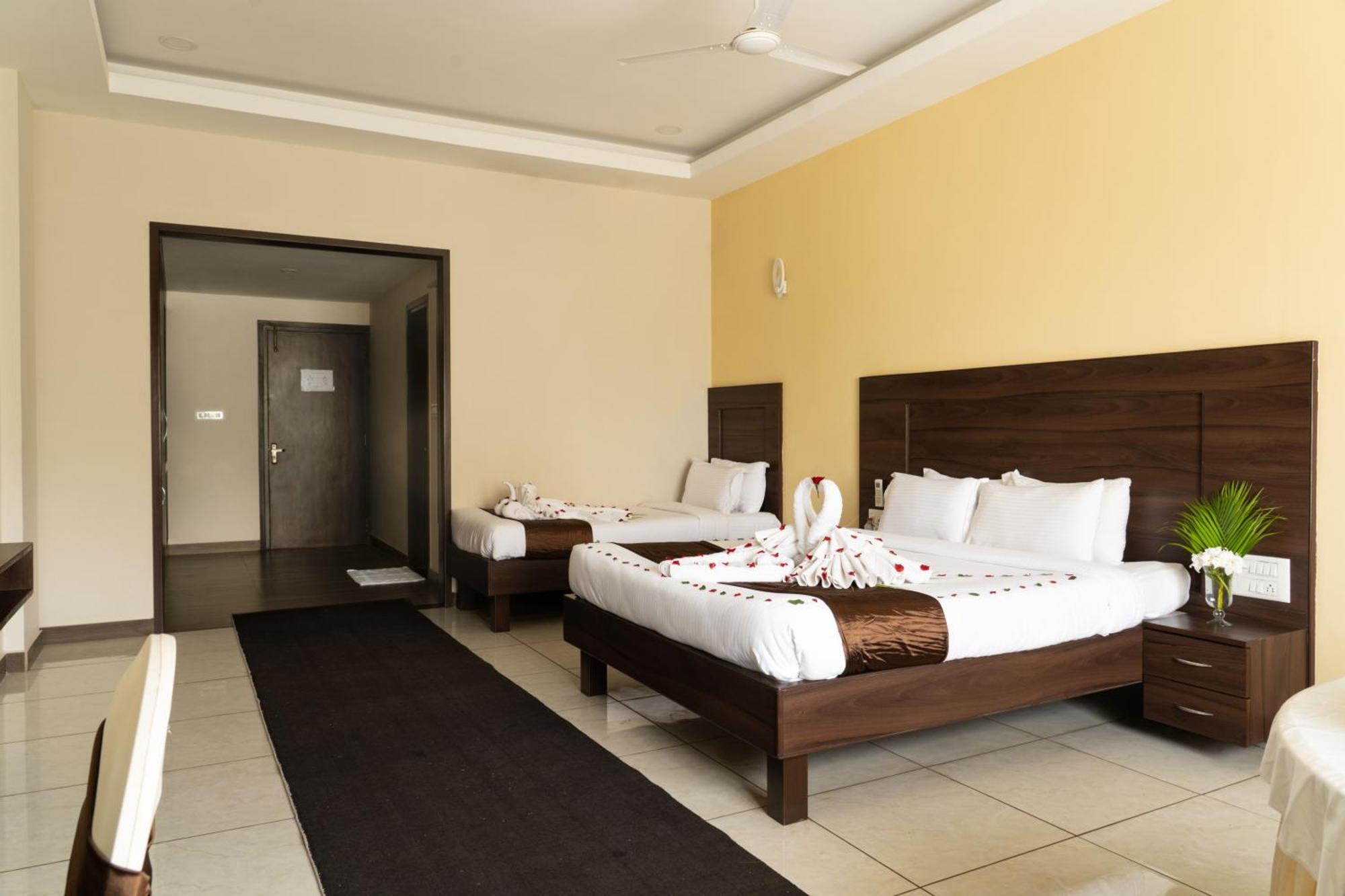The King'S Meadows Hotel Golhalli Exterior photo