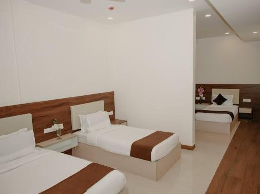 The King'S Meadows Hotel Golhalli Exterior photo
