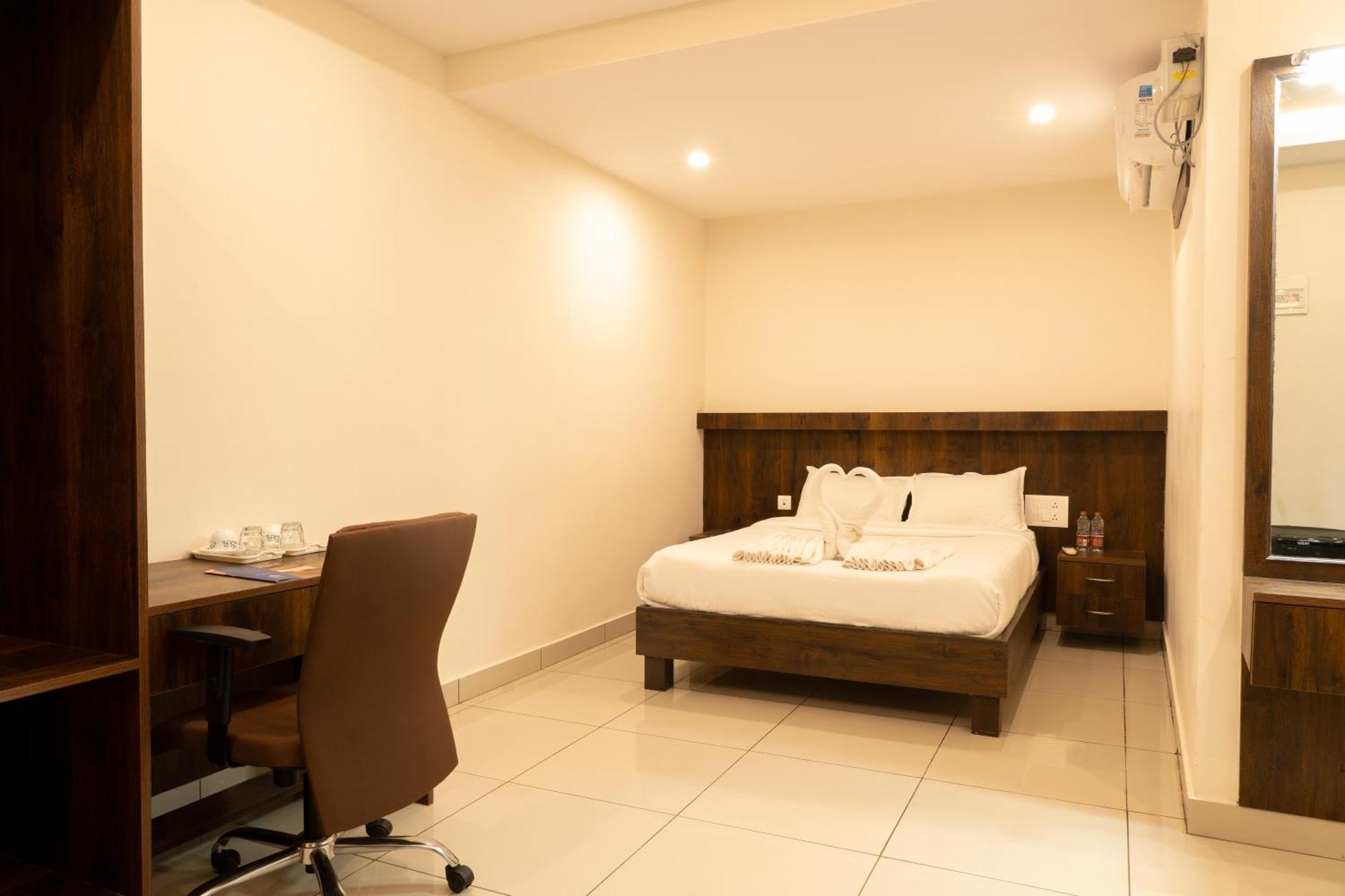 The King'S Meadows Hotel Golhalli Exterior photo